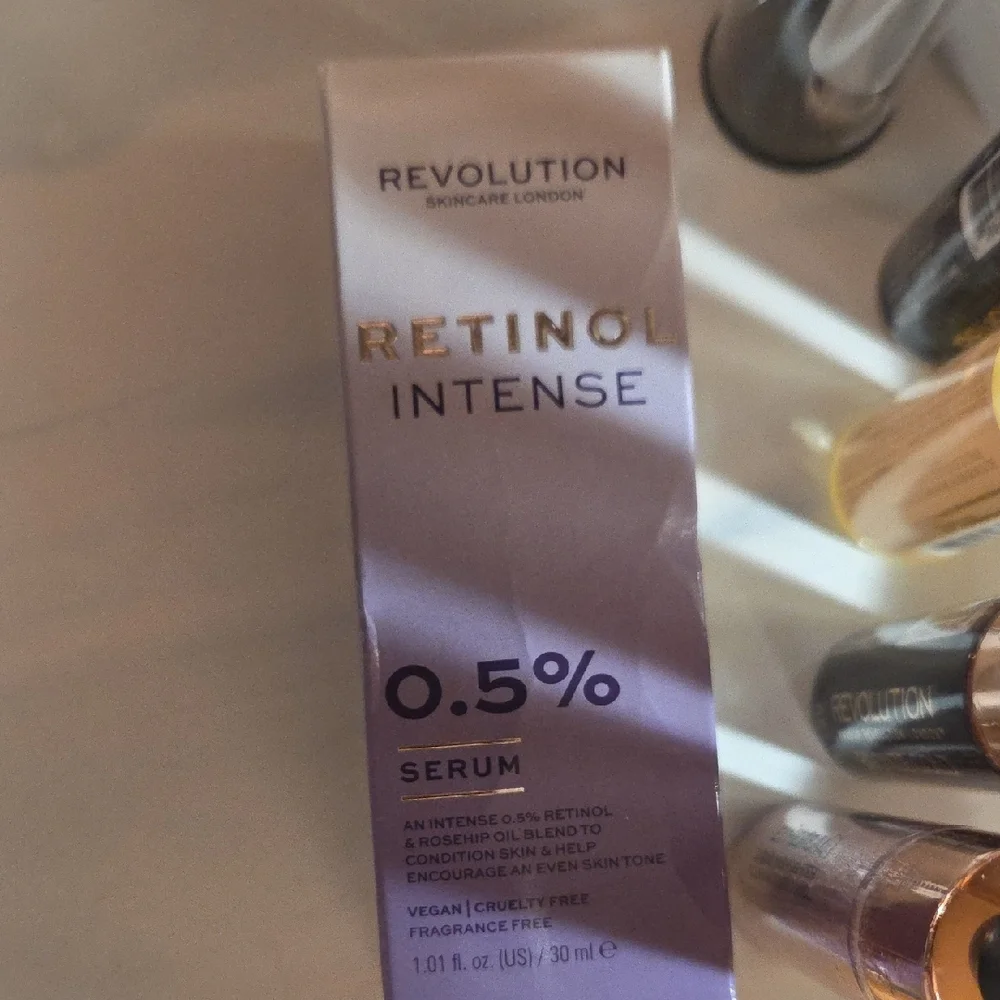 14 piece Makeup Revolution Foundation and Skincare Set - Picture 7 of 12